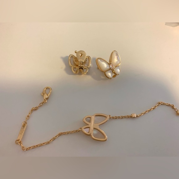 Earrings and bracelet set - Picture 3 of 3